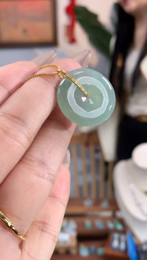 【闪购商品】翡翠吊坠(不含链)18K金镶嵌吊坠