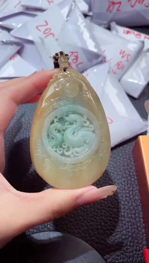 颈饰足银镶嵌翡翠582