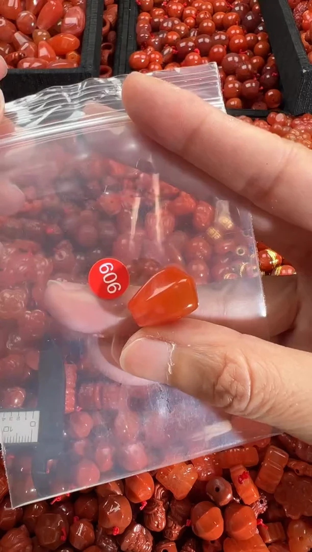 【闪购商品】南红玛瑙颈饰未镶嵌3