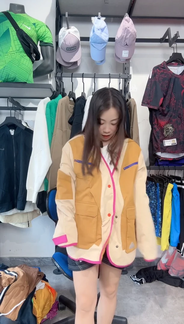 1081编码 瑕疵款直播间过款为准 尺码M