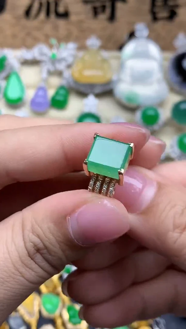 【闪购商品】翡翠戒指18K金镶嵌607-中国好珍宝