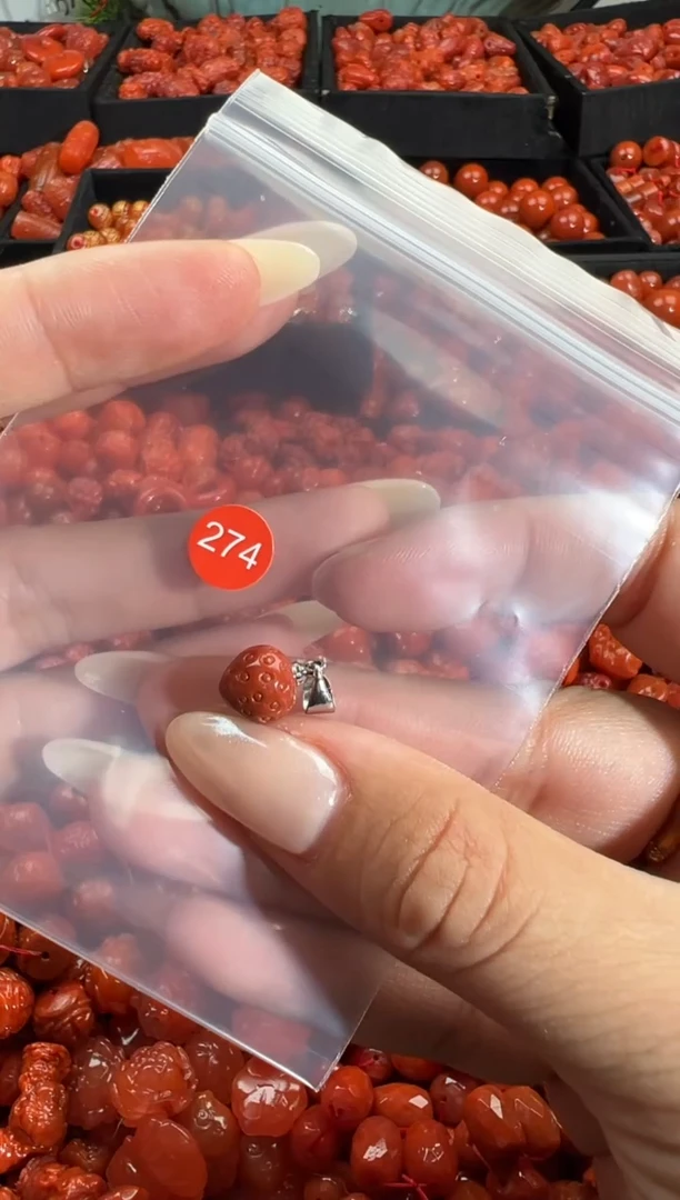 颈饰未镶嵌南红玛瑙1