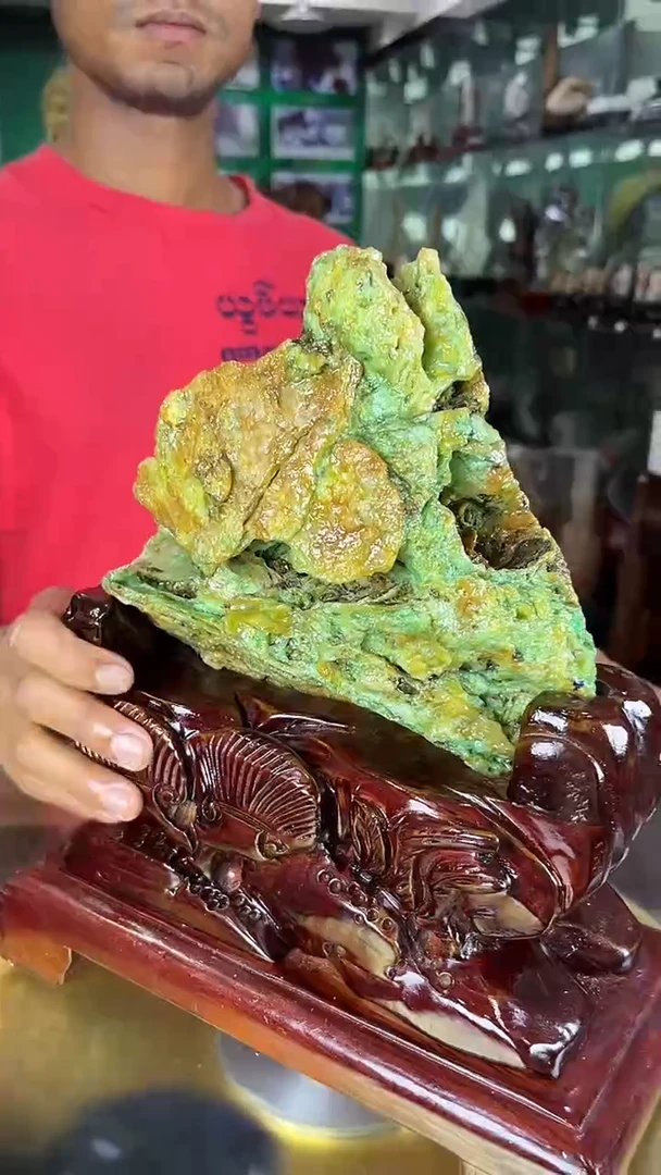 缅甸天然缅绿摆件