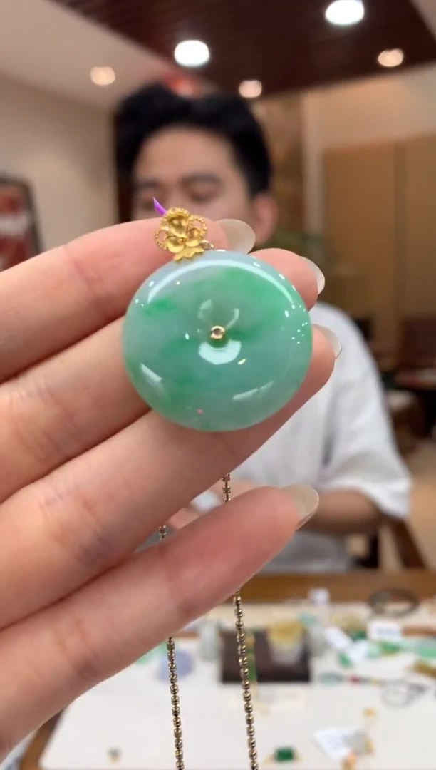 吊坠(不含链)18K金镶嵌翡翠平安扣