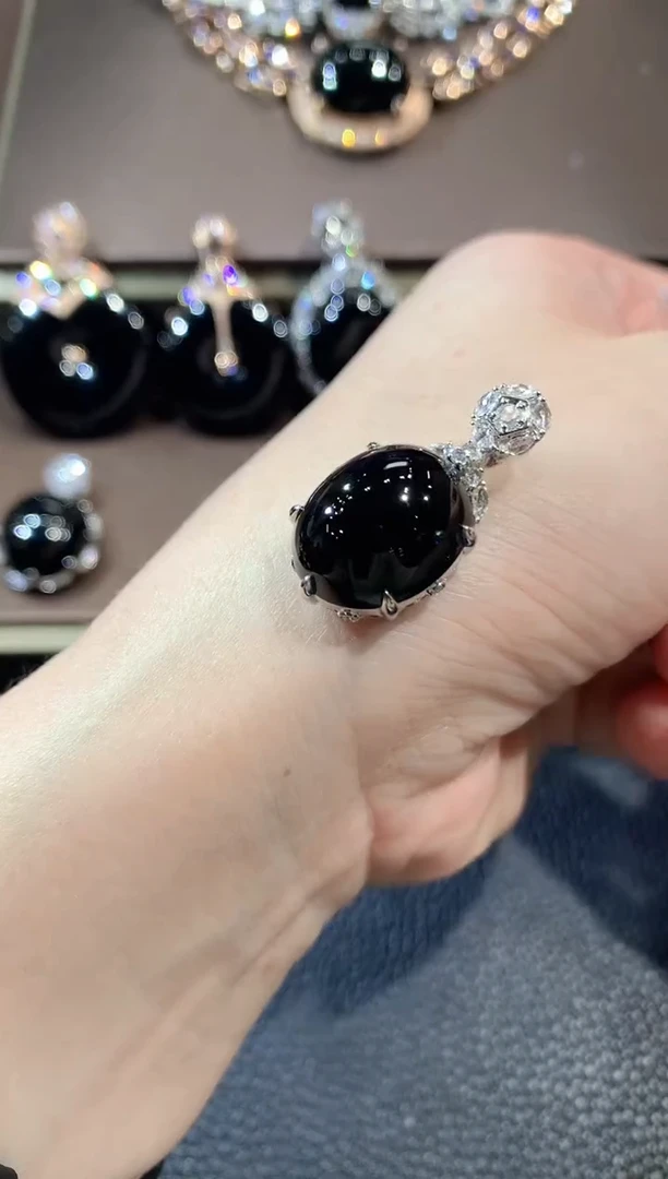 吊坠(不含链)18K金镶嵌翡翠C115