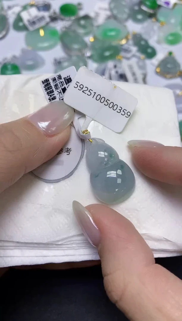 颈饰18K金镶嵌翡翠天然缅甸翡翠A货百元以上9元证书费自理