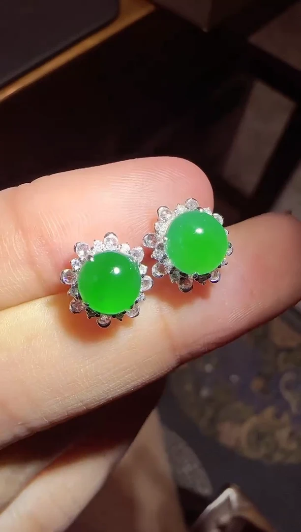 【闪购商品】翡翠耳饰18K金镶嵌蛋面