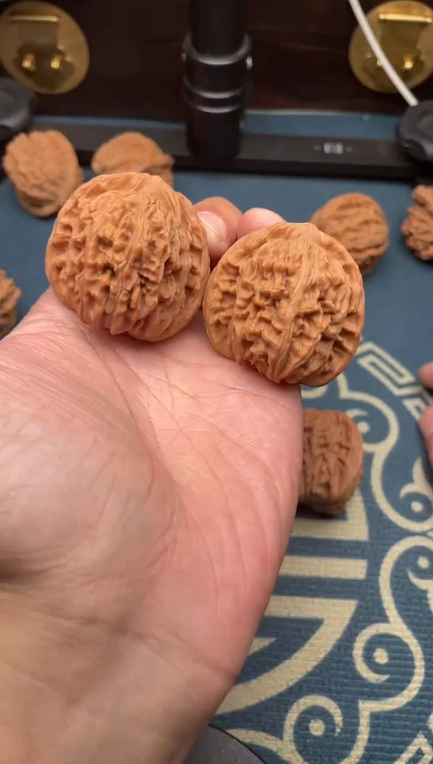 文玩核桃吊坠四座楼保41