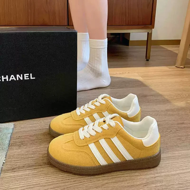 【小张精选】环球黄色爆款德迅鞋女新款平底百搭小白鞋复古板鞋