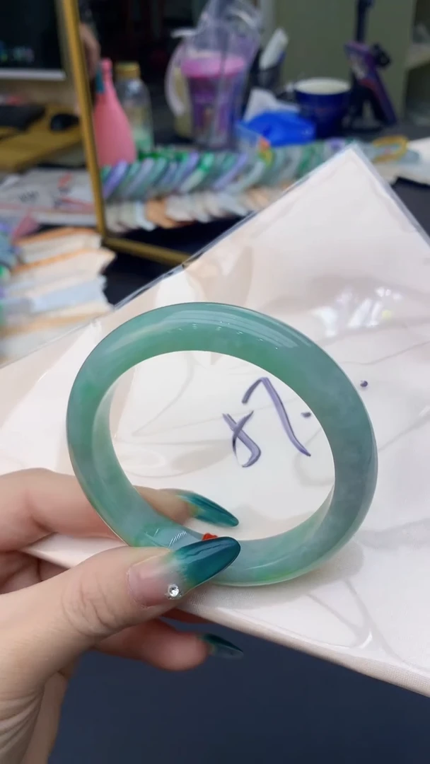 【闪购商品】翡翠手镯未镶嵌1018340928