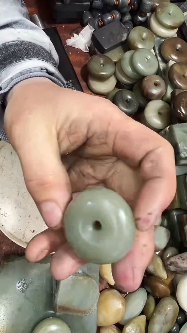未镶嵌和田玉珠宝半成品1