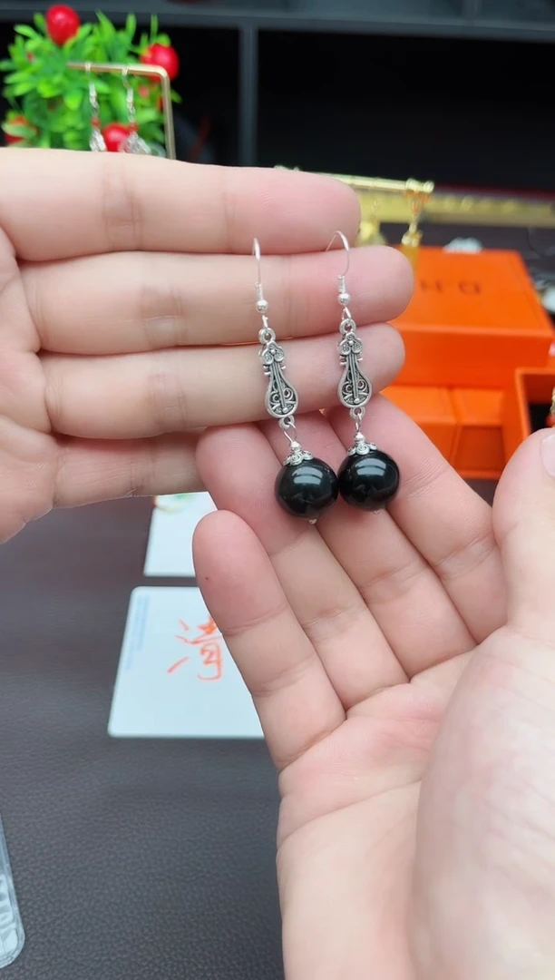 黑曜岩银S925镶嵌耳饰314000