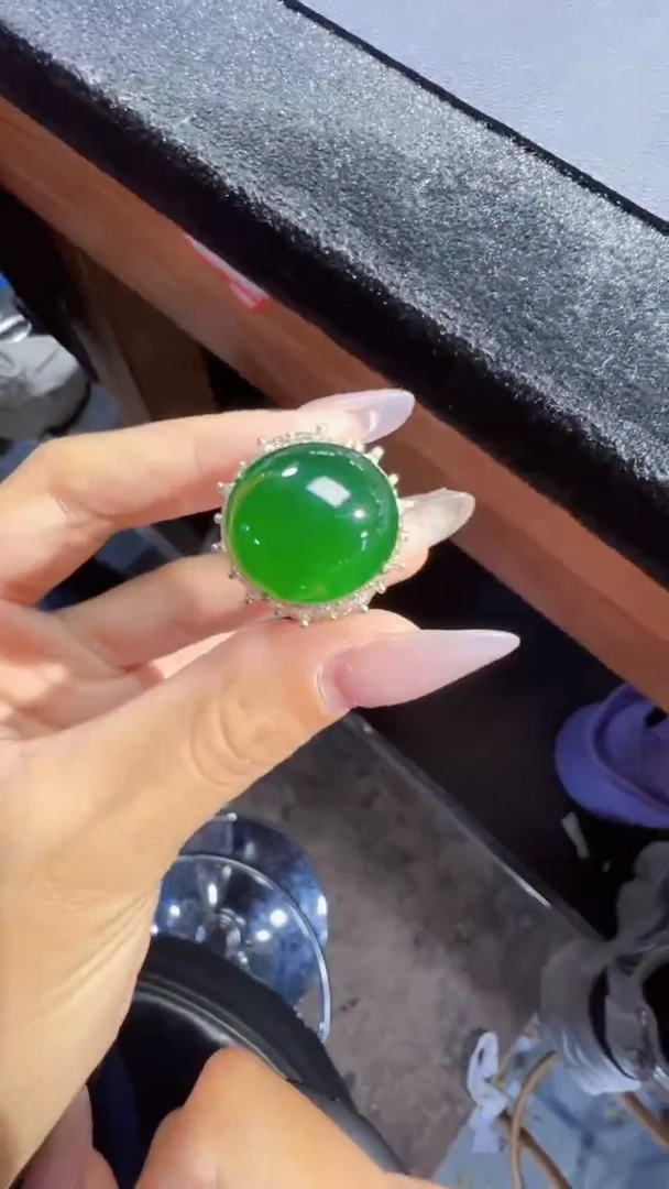 定制翡翠未镶嵌蛋面商品多样性发货1