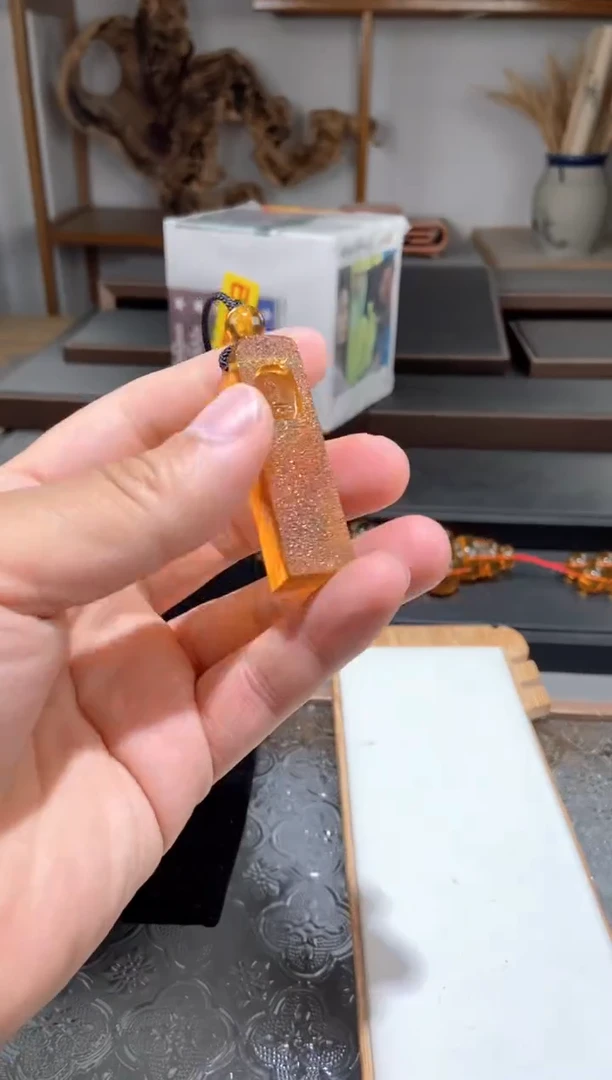 琥珀颈饰未镶嵌悟道