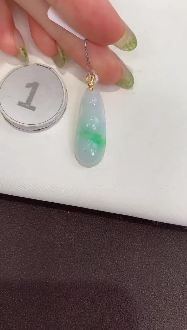 颈饰18K金镶嵌翡翠天然缅甸a货翡翠