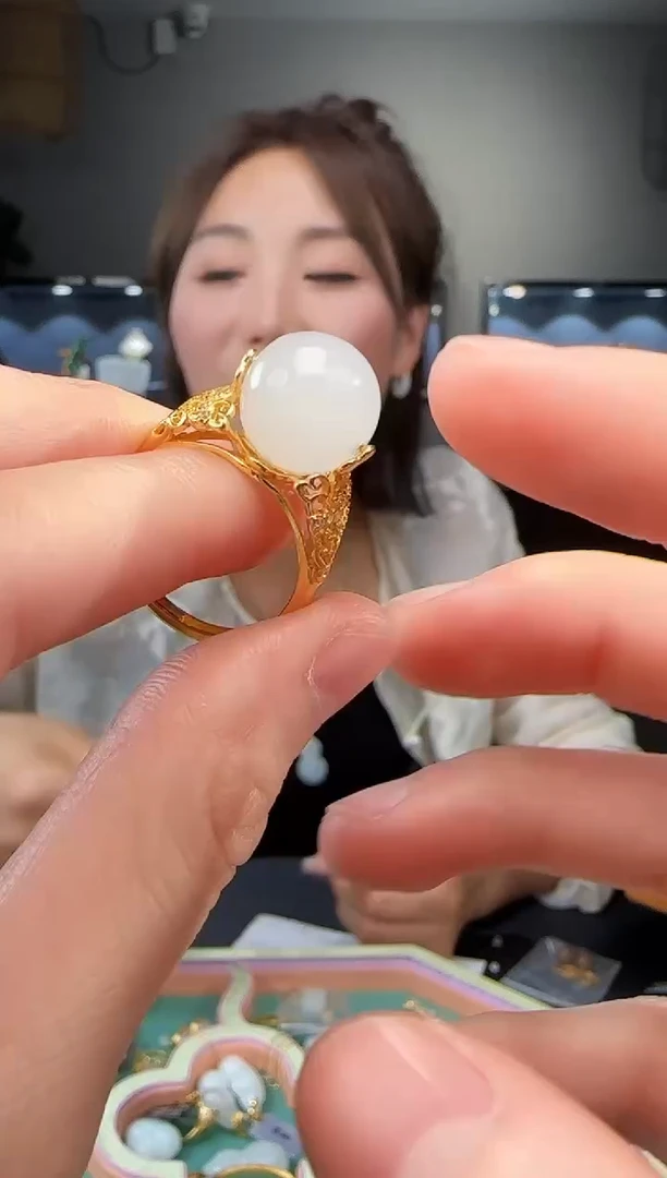 和田玉银S925镶嵌耳饰1