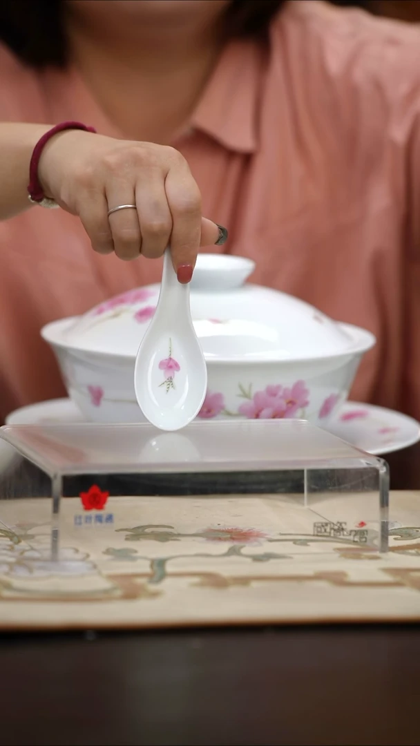 1个正价手绘水点桃花针匙