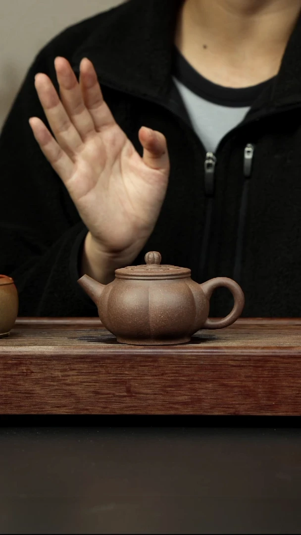 紫砂茶壶百年岩中泥 六拼灯笼
