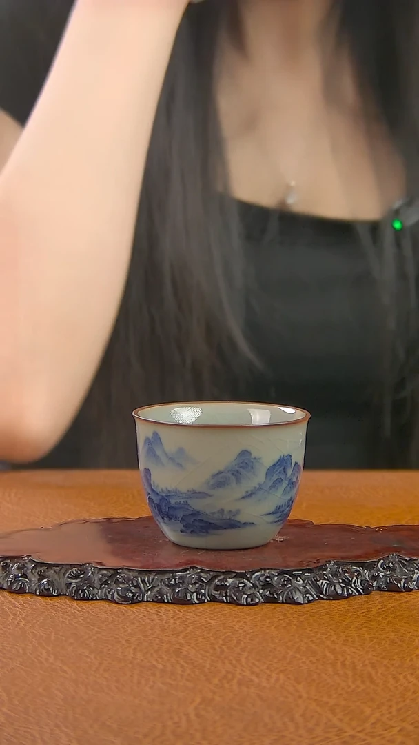 景德镇手工青花山水主人杯