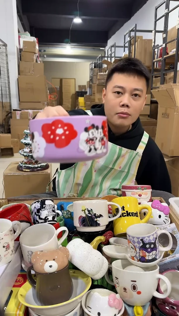 瓷片紫色米奇米妮碗