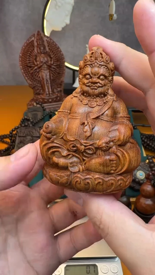 贡木其他《巴布亚贡木》黄财神摆件