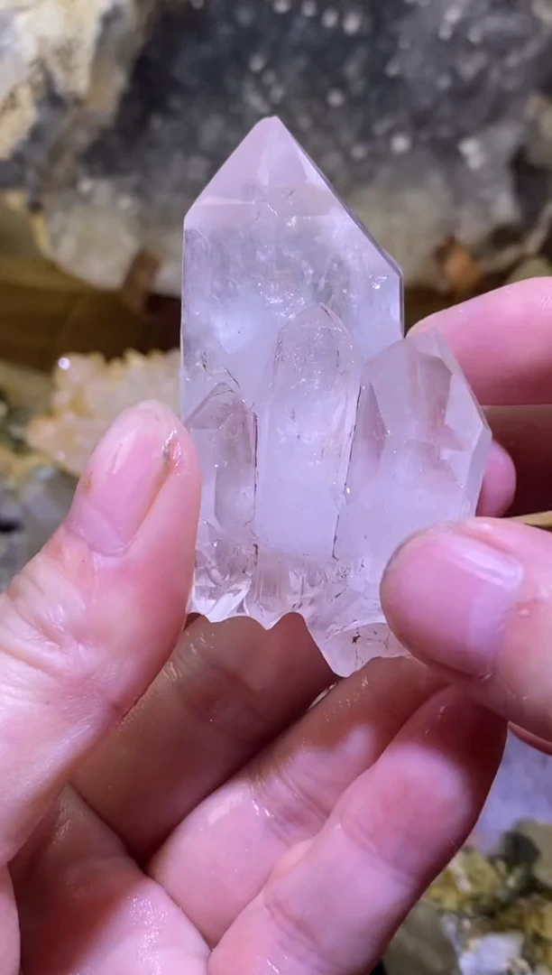 未镶嵌珠宝半成品水晶26号火箭金口河水晶