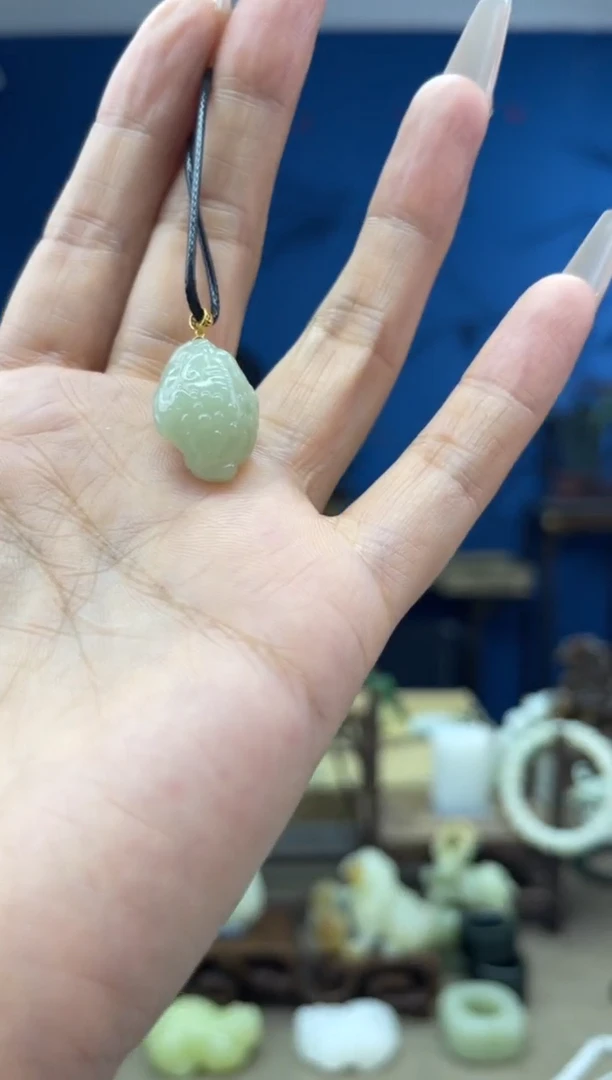 和田玉18K金镶嵌颈饰1
