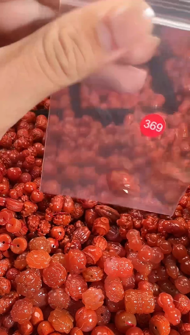 颈饰未镶嵌南红玛瑙1