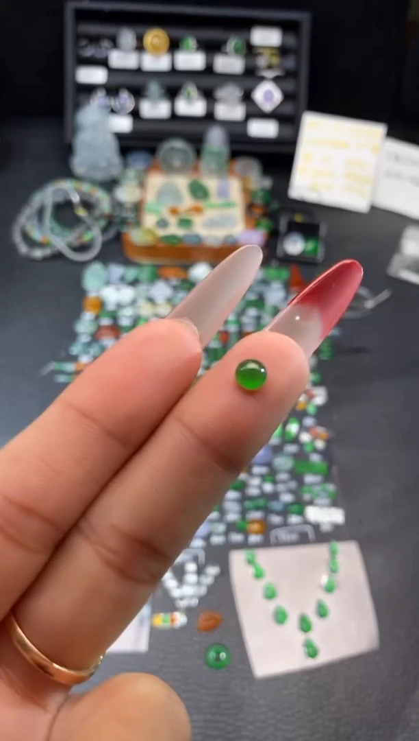 【闪购商品】翡翠挂件未镶嵌蛋面