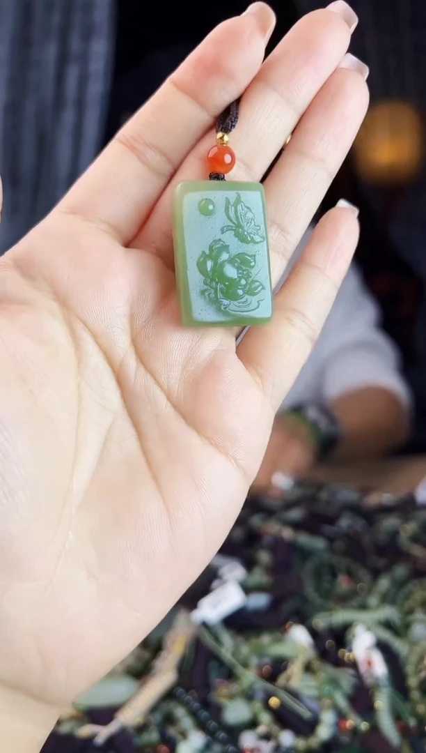 未镶嵌和田玉挂件1