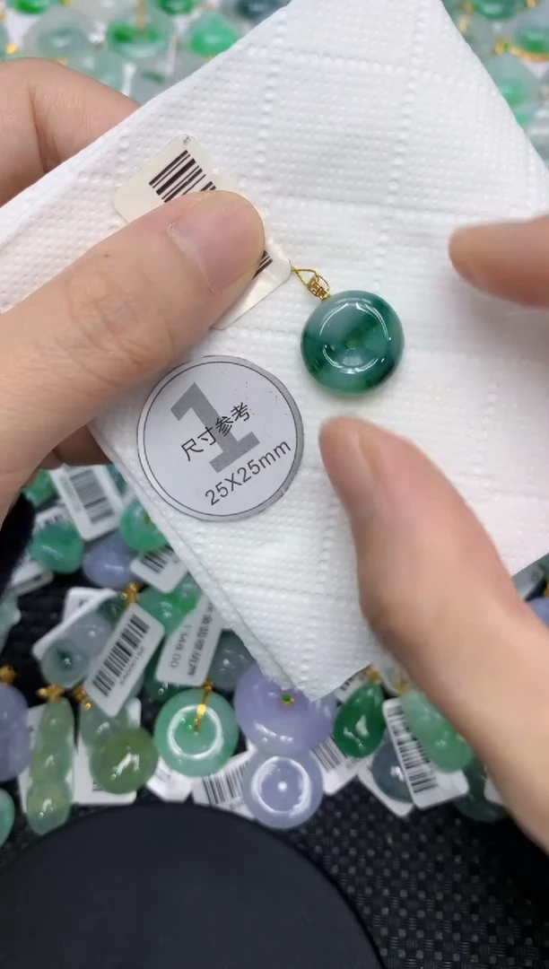 颈饰18K金镶嵌翡翠1111111