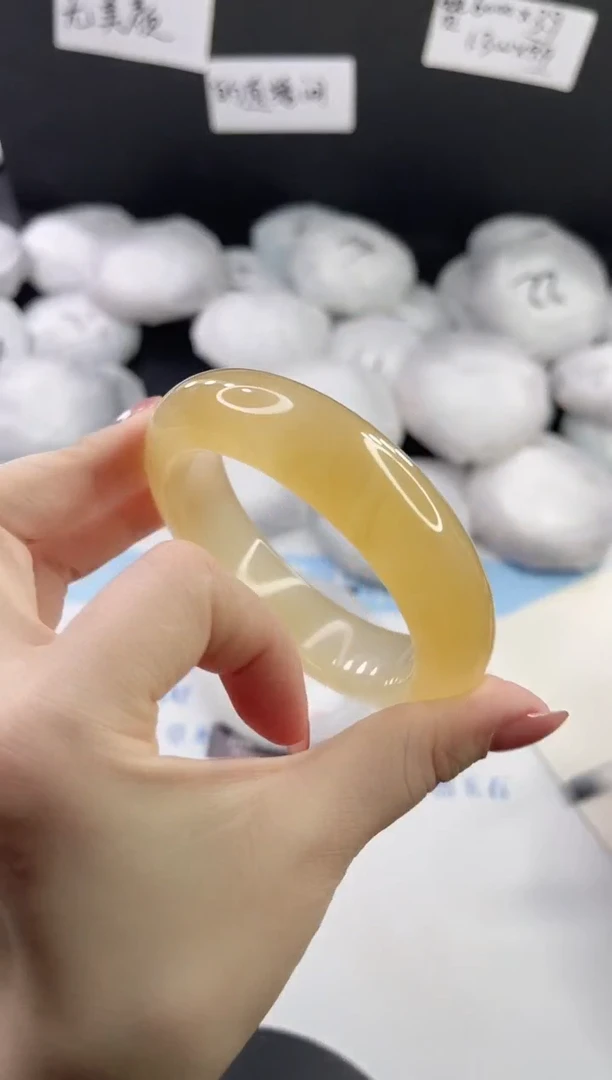 未镶嵌手镯石英质玉 多样性发货V52