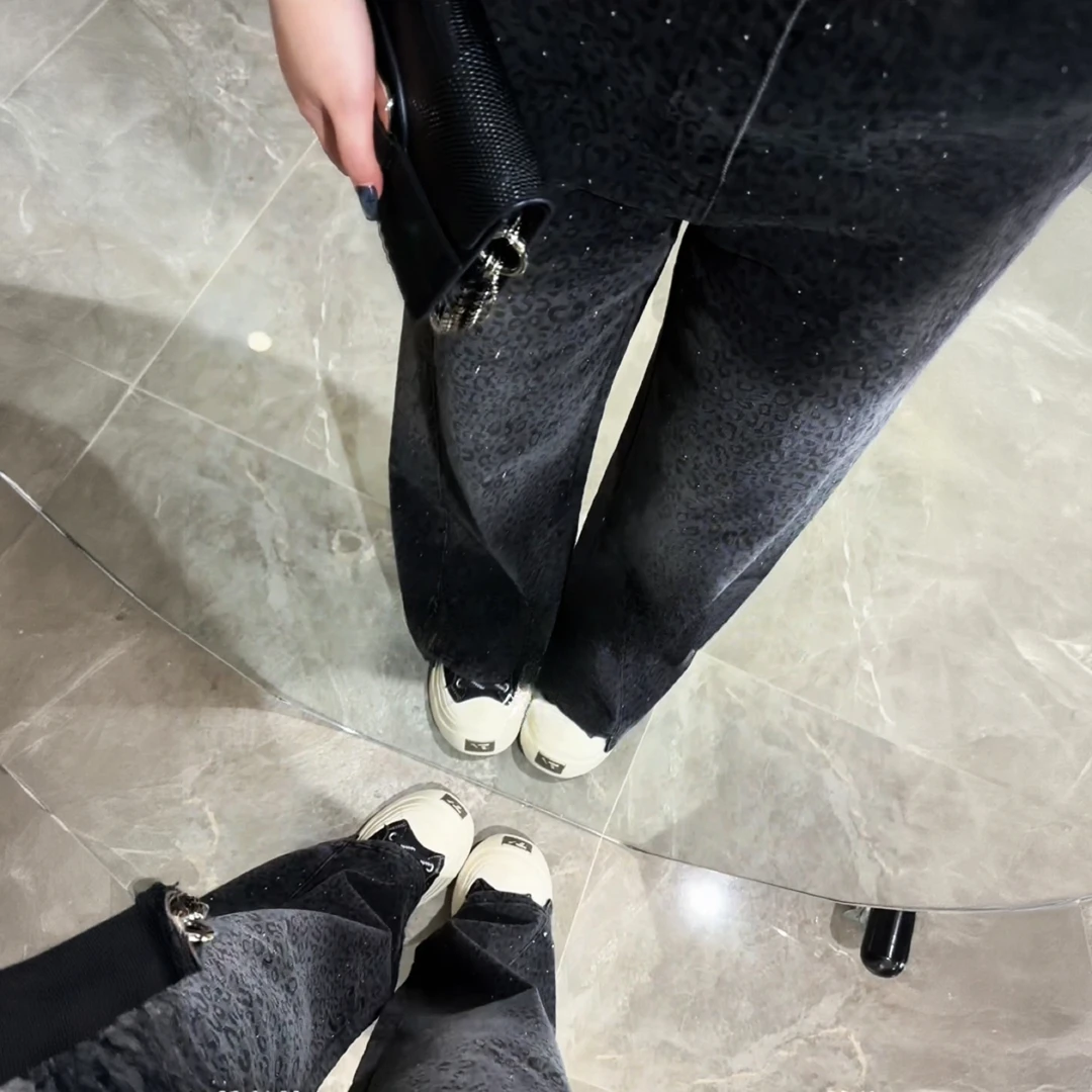 豹纹渐变色烫钻牛仔裤女秋冬新款弹力显瘦垂感窄版直筒裤宽松百搭