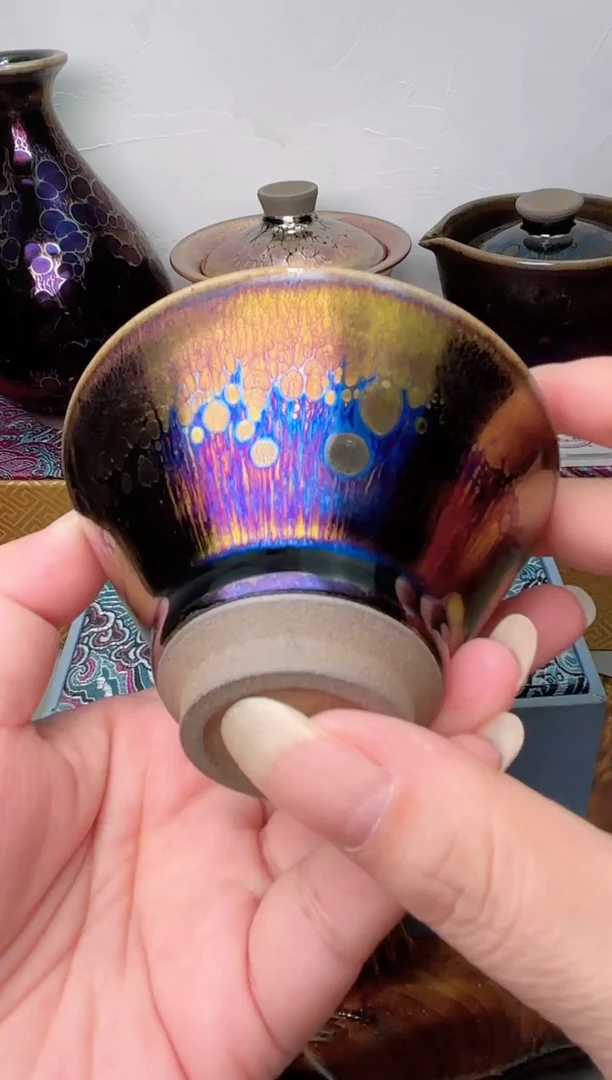 茶盏春申阁福利1只斗金。