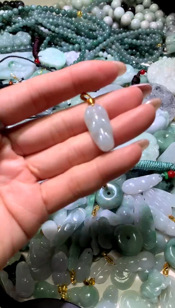 吊坠(不含链)未镶嵌翡翠1