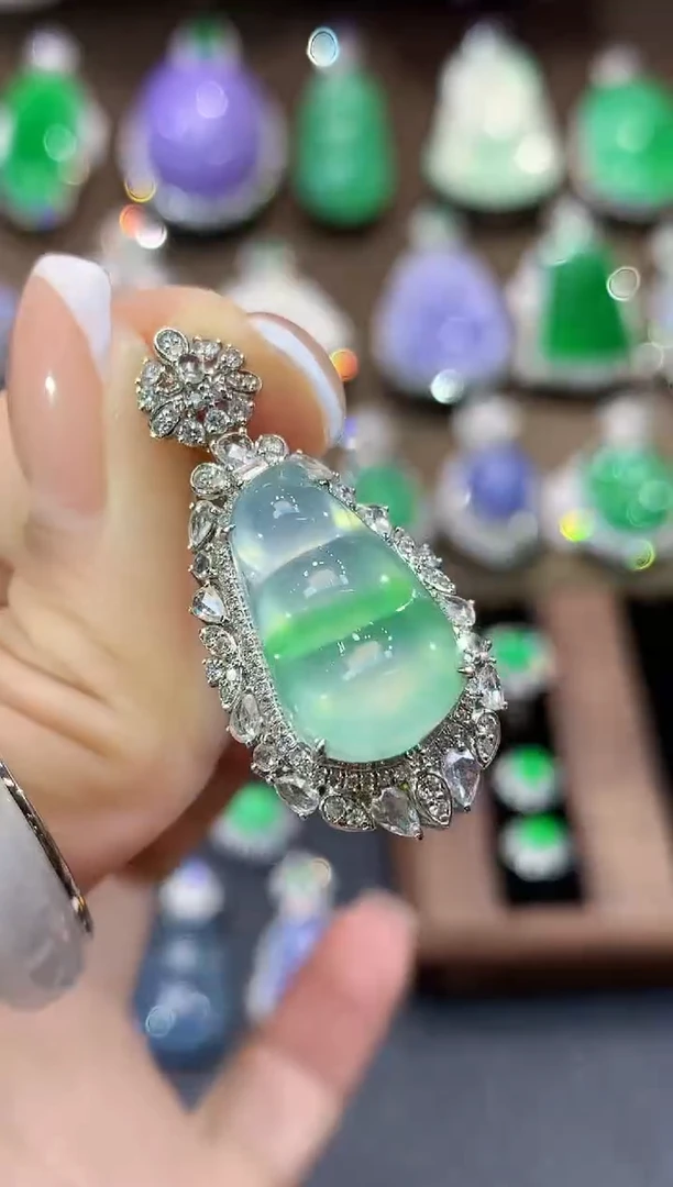 吊坠(不含链)18K金镶嵌翡翠C45