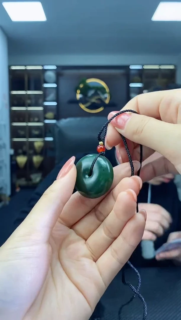 【闪购商品】和田玉颈饰未镶嵌平安扣