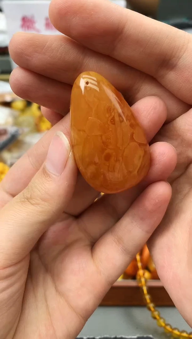 未镶嵌琥珀珠宝奇石171