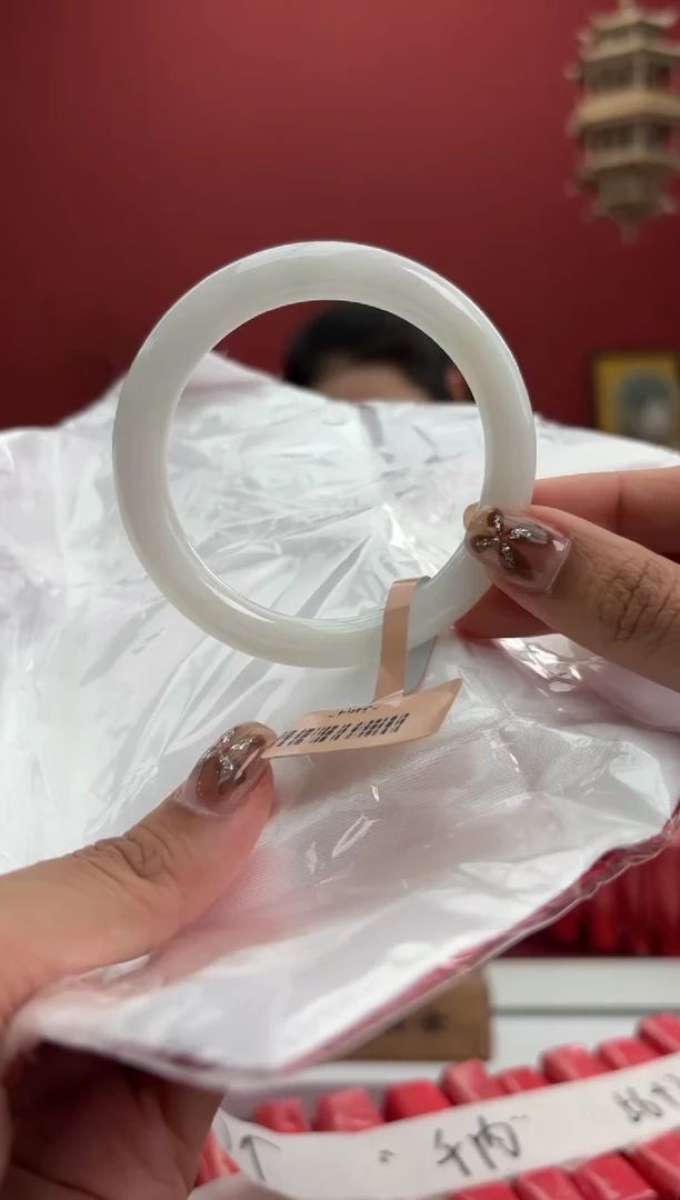 【闪购商品】翡翠手镯（圆镯）未镶嵌1手镯