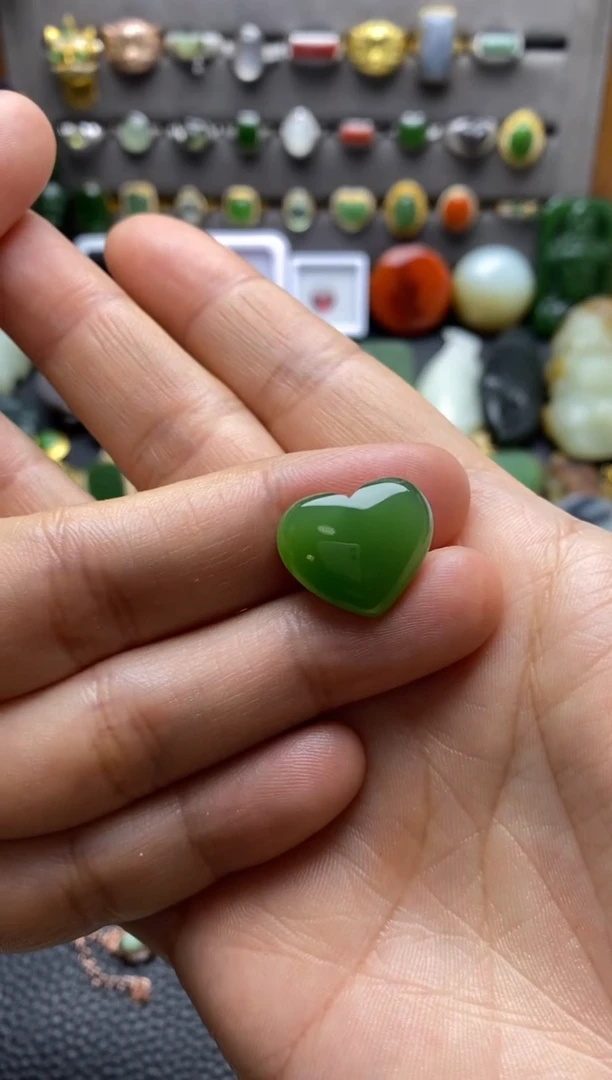 未镶嵌和田玉珠宝半成品吊坠面