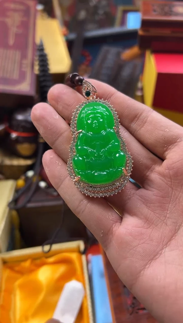 【闪购商品】翡翠颈饰未镶嵌———————————