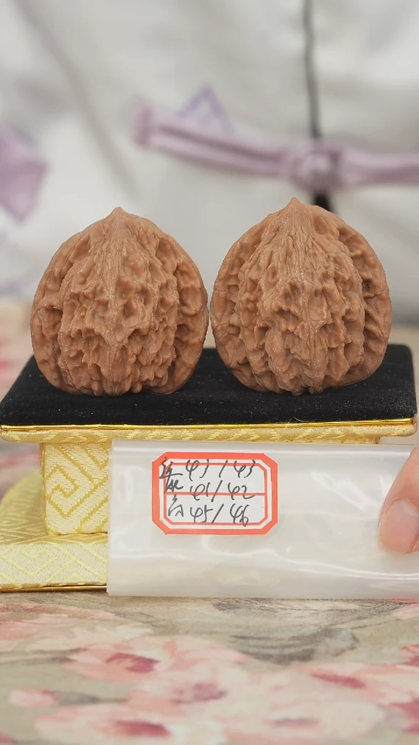 把件文玩核桃麦穗虎头
