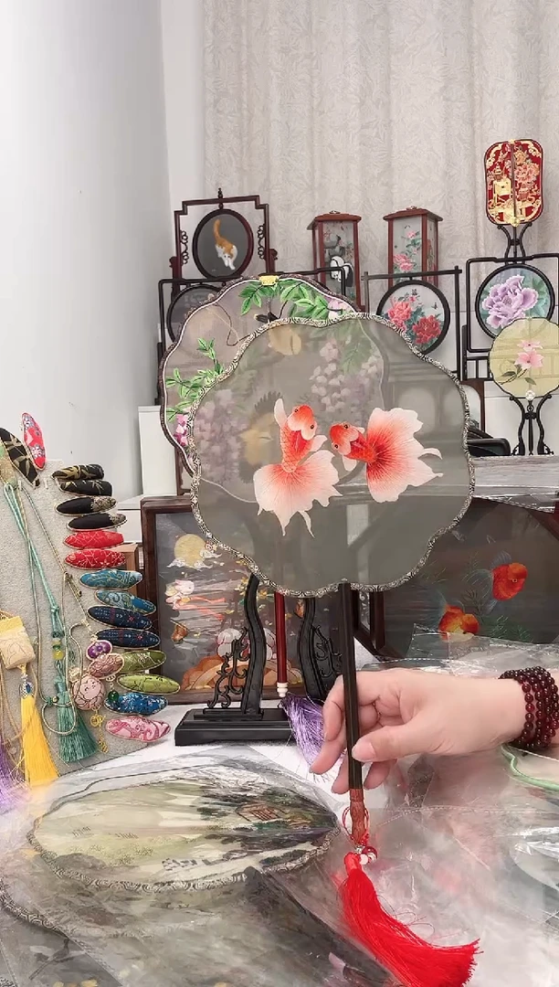 扇子苏绣作品手工团扇