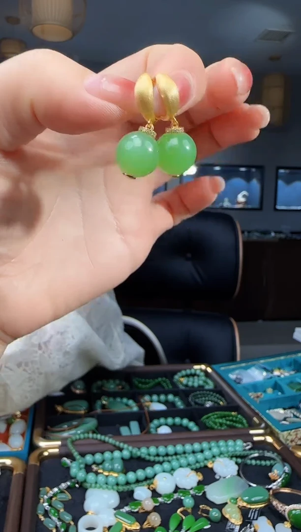 银S925镶嵌和田玉耳饰1