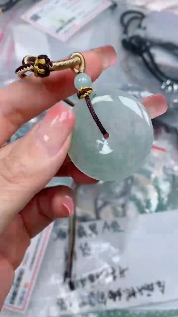 翡翠未镶嵌颈饰吊坠
