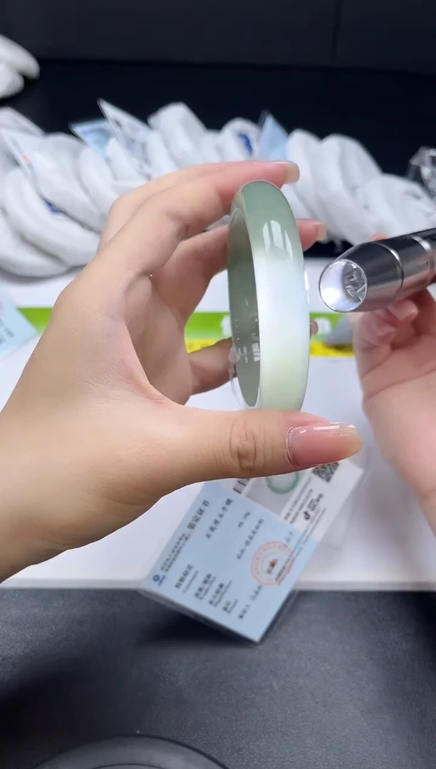 未镶嵌手镯石英质玉052-5556圈