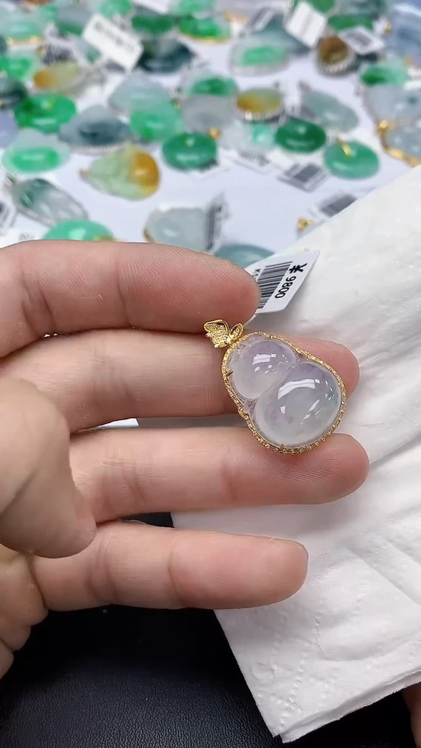 翡翠18K金镶嵌颈饰天然缅甸a货翡翠