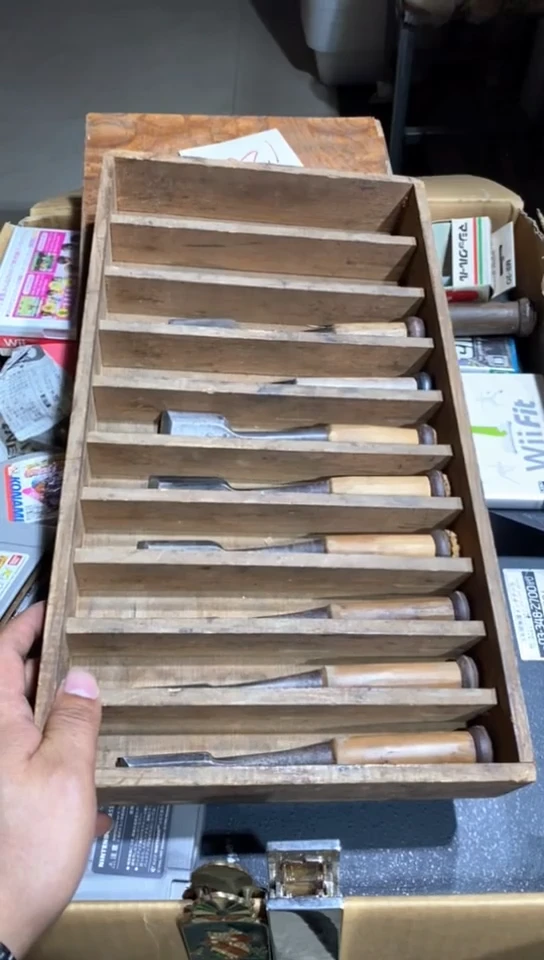 8新中古商品，瑕疵品，不保好坏。445