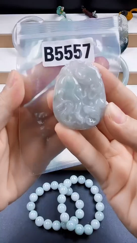 颈饰未镶嵌翡翠天然翡翠吊坠挂件