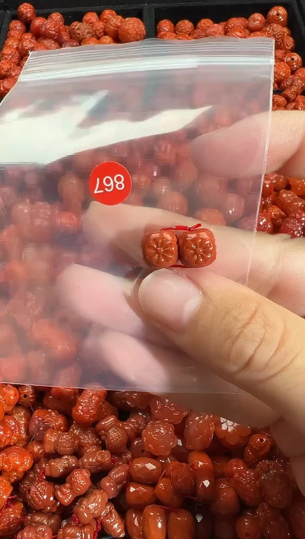 颈饰未镶嵌南红玛瑙1